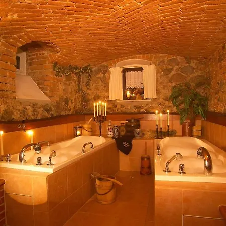 Hotel Bierbad-landhotel Garni Kummerower Hof - Weltweit Erstes Bierbad