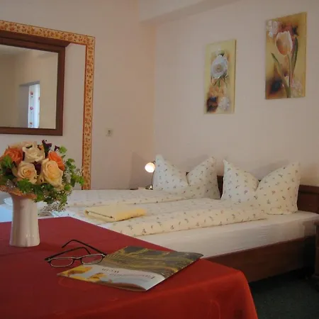 Bierbad-landhotel Garni Kummerower Hof - Weltweit Erstes Bierbad Hotel Neuzelle